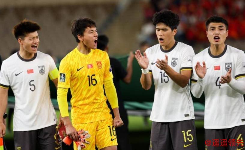 谁先进球，谁就夺冠？日本队最大心病被自己球迷说破，决赛胜负手被双方球迷点透